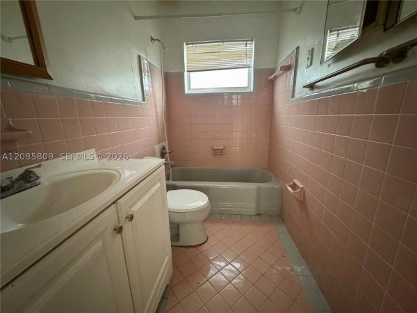 Golden Dreams, 75 Washington Ave #20, Miami Beach, Florida 33139, image 3