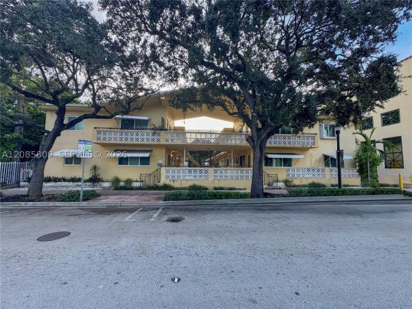 Golden Dreams, 75 Washington Ave #20, Miami Beach, Florida 33139, image 2