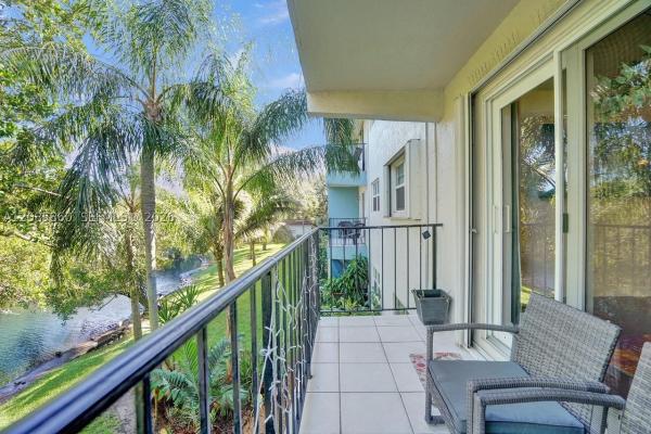 Hidden Harbor, 1785 N Andrews Sq #205E, Fort Lauderdale, Florida 33311, image 3