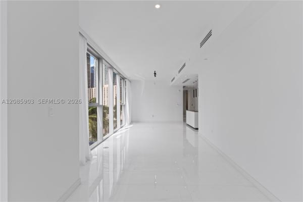 300 Biscayne Blvd Way #1404W, Miami, Florida 33131, image 2
