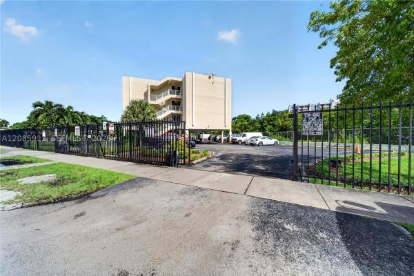 Woodcreek, 1801 NE 140th St #108, North Miami, Florida 33181, image 1