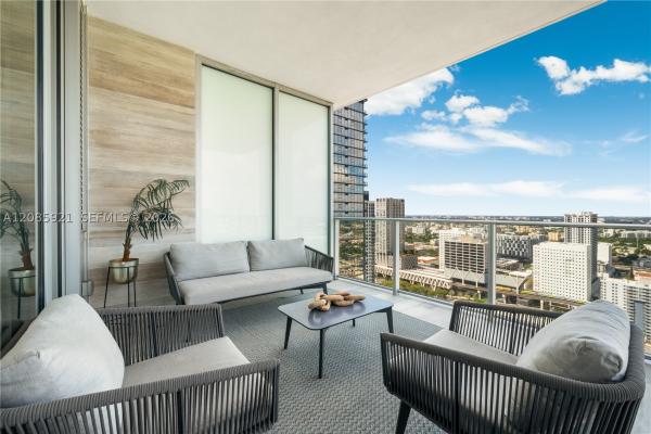Paramount Miami Worldcenter, 851 NE 1st Ave #3408, Miami, Florida 33132, image 3