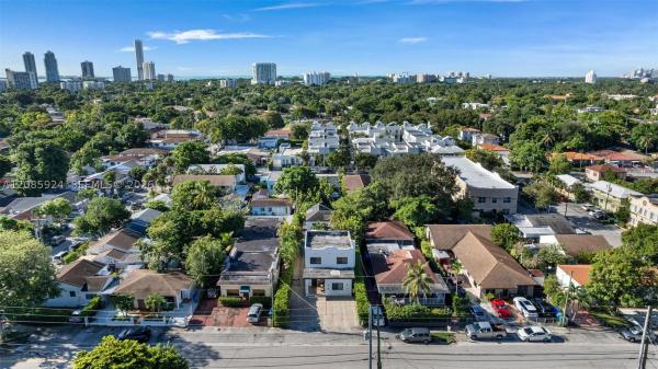 Stuarts, 920 SW 9th St #B, Miami, Florida 33130, image 1