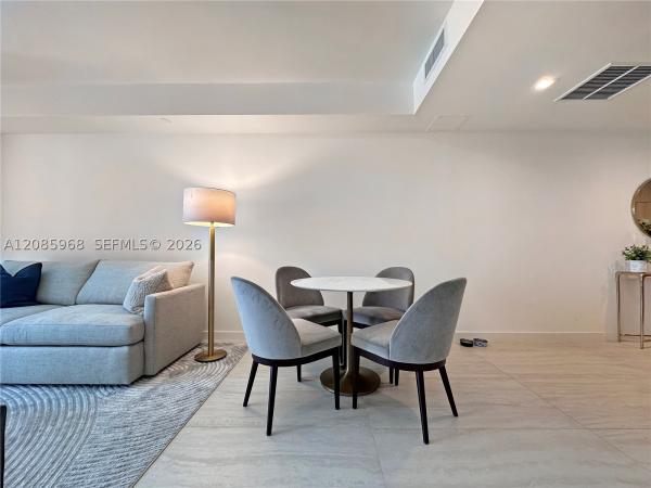 77 SE 5th St #2814, Miami, Florida 33131, image 1