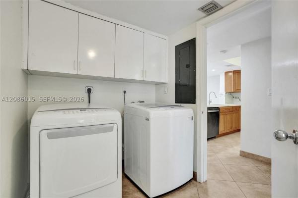 Lakeview Townhomes, 2689 NE 165th St #56, North Miami Beach, Florida 33160, image 2