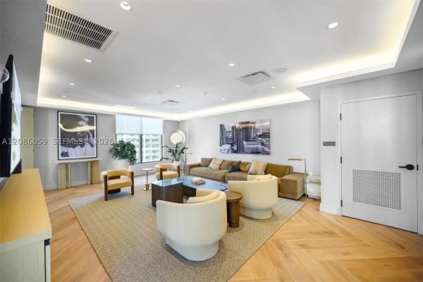 121 NE 5th St #3006, Miami, Florida 33132, image 2