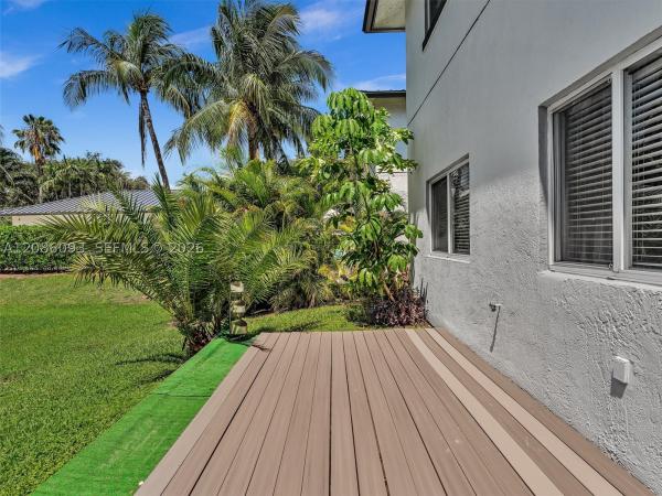 Yacht Club At Treasure Cove, 2727 Treasure Cove Cir, Dania Beach, Florida 33312, image 3