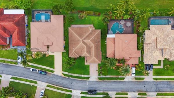 Cypress Pointe, 720 W Cypress Pointe Dr W, Pembroke Pines, Florida 33027, image 2