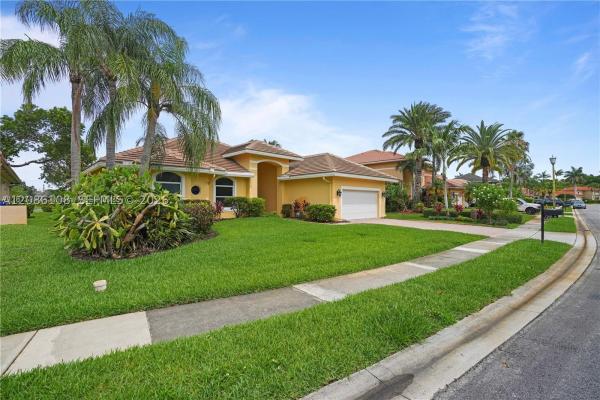 Cypress Pointe, 720 W Cypress Pointe Dr W, Pembroke Pines, Florida 33027, image 1