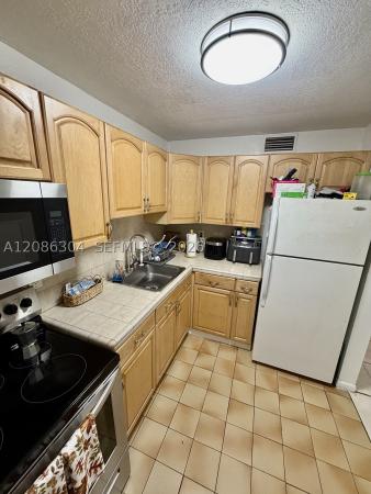 8095 NW 8th St #402, Unincorporated Dade County, Florida 33126, image 2
