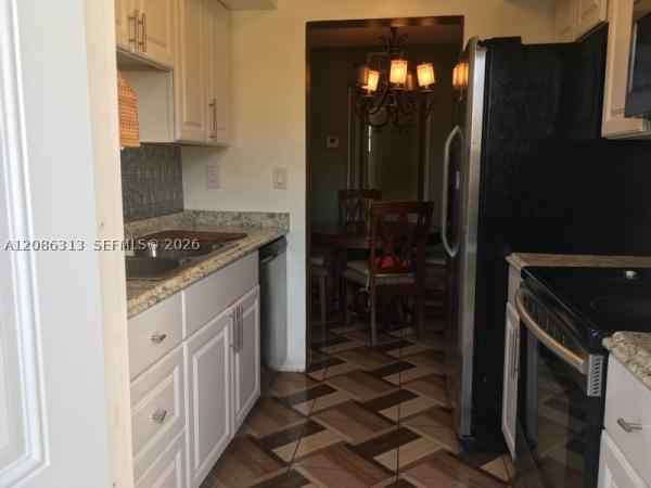 Dell Manor, 1825 Cleveland St #5, Hollywood, Florida 33020, image 3