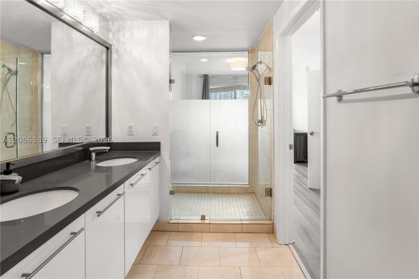 The Ivy At Riverfront, 90 SW 3rd St #1115, Miami, Florida 33130, image 2