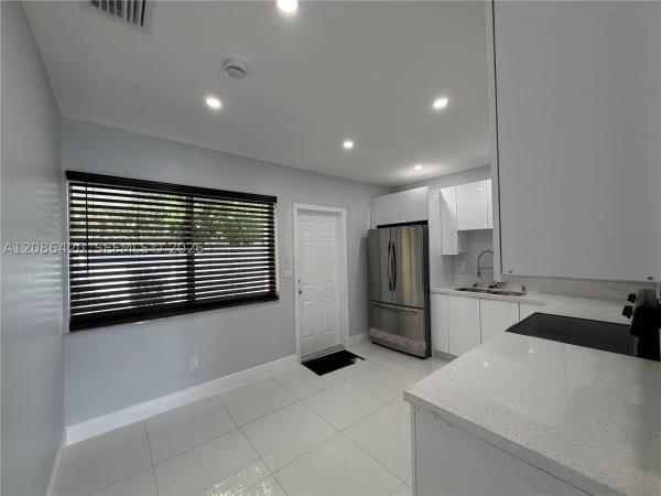 Fulfordale, 335 NE 168th St, North Miami Beach, Florida 33162, image 3