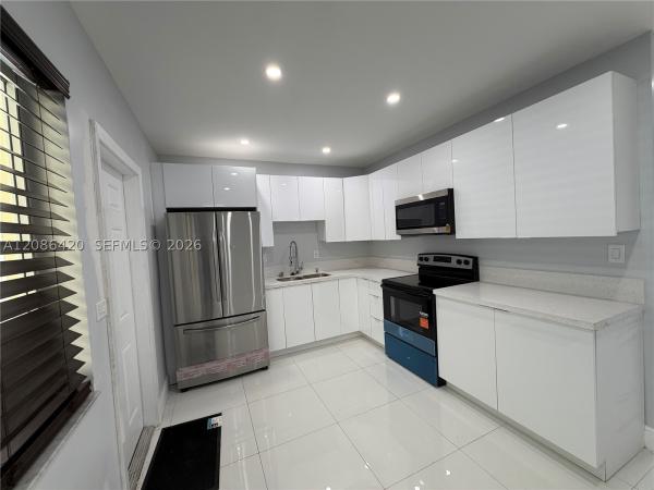 Fulfordale, 335 NE 168th St, North Miami Beach, Florida 33162, image 2