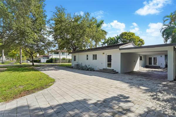 Country Club Estates, 101 Palmetto Dr, Miami Springs, Florida 33166, image 1
