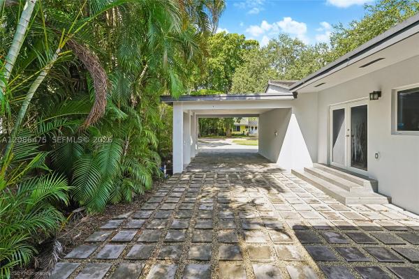 Country Club Estates, 101 Palmetto Dr, Miami Springs, Florida 33166, image 3