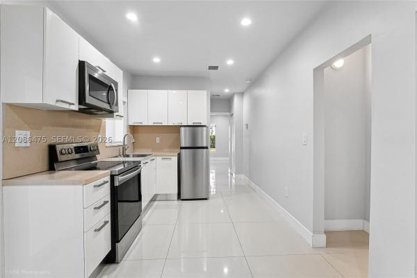 Country Club Estates, 101 Palmetto Dr, Miami Springs, Florida 33166, image 2