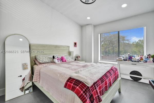 Lakeview Townhomes, 2723 NE 164th St #77, North Miami Beach, Florida 33160, image 3