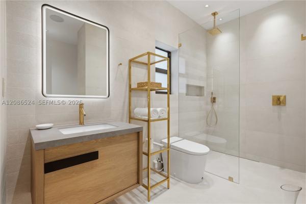 Golden Isles Estates, 415 Holiday Dr, Hallandale Beach, Florida 33009, image 3