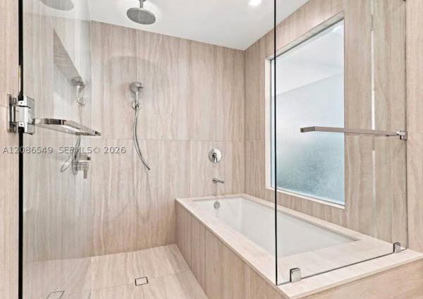 2411 Laguna Cir #1004, North Miami, Florida 33181, image 1