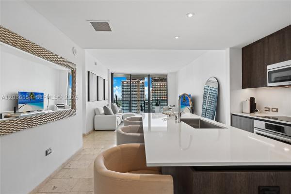 Reach Brickell City Centre, 68 SE 6th St #3306, Miami, Florida 33131, image 3