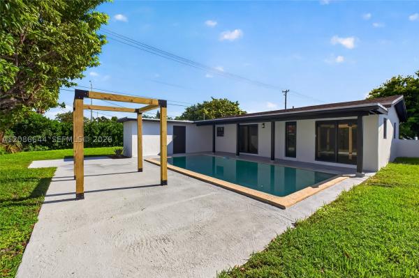 3210 SW 94th Ct, Unincorporated Dade County, Florida 33165, image 3