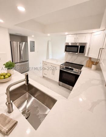 Sabal Palm Of Pine Island Ridge, 1811 Sabal Palm Dr #202, Davie, Florida 33324, image 1