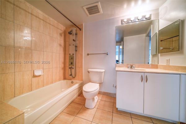 Opera Tower, 1750 N Bayshore Dr #3205, Miami, Florida 33132, image 3
