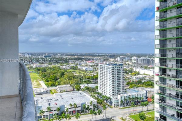 Opera Tower, 1750 N Bayshore Dr #3205, Miami, Florida 33132, image 2