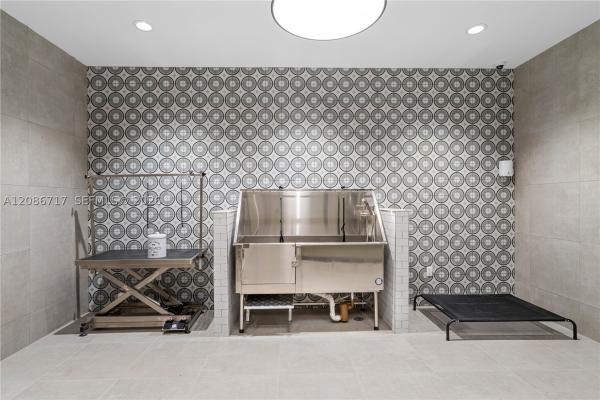 Soleste NoMi Beach, 16395 Biscayne Blvd #216, North Miami Beach, Florida 33160, image 1
