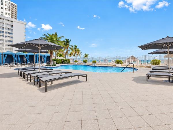 La Perla, 16699 Collins Ave #1610, Sunny Isles Beach, Florida 33160, image 2
