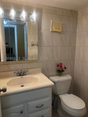 Towne Royale, 17800 Atlantic Blvd #204, Sunny Isles Beach, Florida 33160, image 1