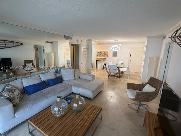 Oceanside Plaza, 5555 Collins Ave #7Z, Miami Beach, Florida 33140, image 1