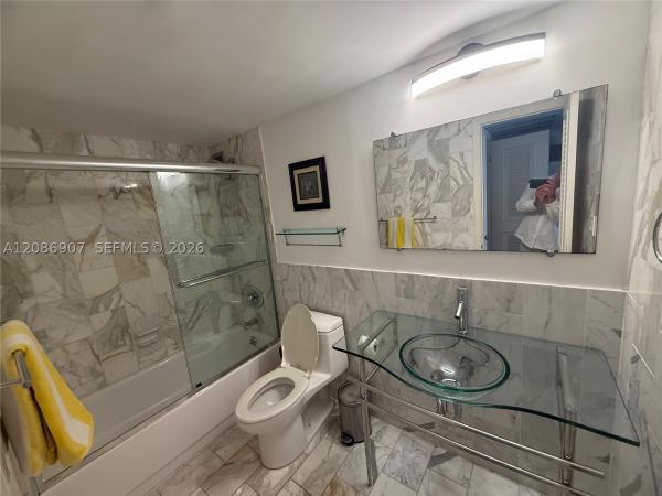 Oceanside Plaza, 5555 Collins Ave #7Z, Miami Beach, Florida 33140, image 3