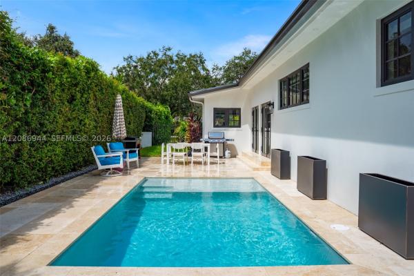 Riviera, 6609 Maynada St, Coral Gables, Florida 33146, image 2
