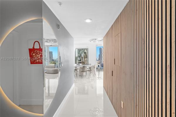 The Ivy At Riverfront, 90 SW 3rd St #2204, Miami, Florida 33130, image 2