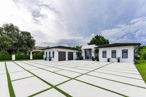11681 SW 93rd St, Unincorporated Dade County, Florida 33176, image 1