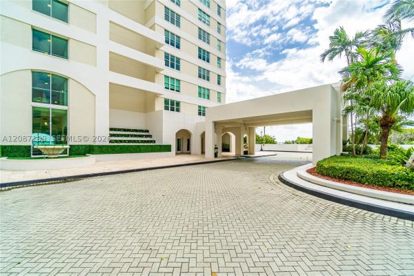 St Louis, 800 Claughton Island Dr #1604, Miami, Florida 33131, image 2