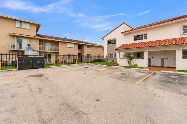7878 W 29th Ln #202-20, Hialeah, Florida 33018, image 3