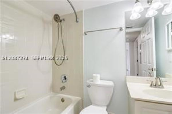 Sheridan Beach Club, 609 E Sheridan St #201, Dania Beach, Florida 33004, image 3