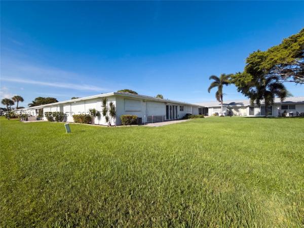Leisureville Golf View, 400 SW Golfview Ter #112, Boynton Beach, Florida 33426, image 2