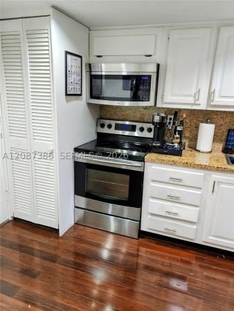 Brickell Bay Club, 2333 Brickell Ave #2814, Miami, Florida 33129, image 3