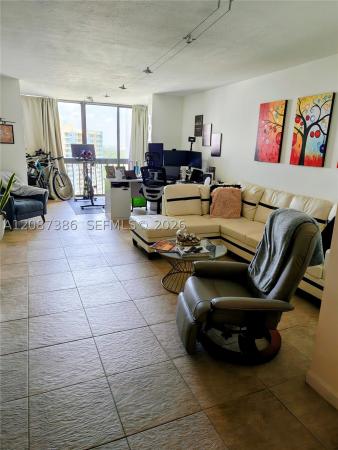 Brickell Bay Club, 2333 Brickell Ave #2814, Miami, Florida 33129, image 2