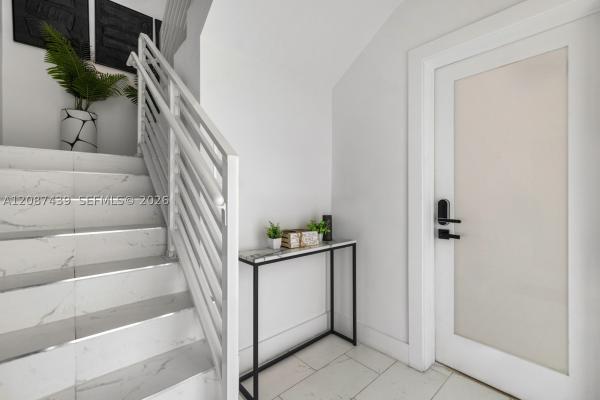 Jane Apartments, 3909 Garden Ave #1, Miami Beach, Florida 33140, image 3