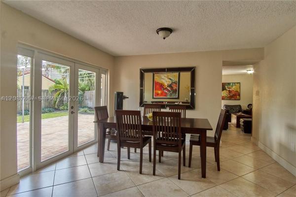 11724 SW 92nd Ln, Unincorporated Dade County, Florida 33186, image 2