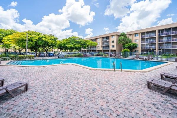 Country Lane, 17000 NW 67th Ave #405, Hialeah, Florida 33015, image 3