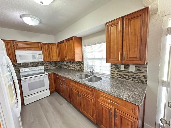 Hills Homes, 3611 NW 194th Ter, Miami Gardens, Florida 33056, image 3