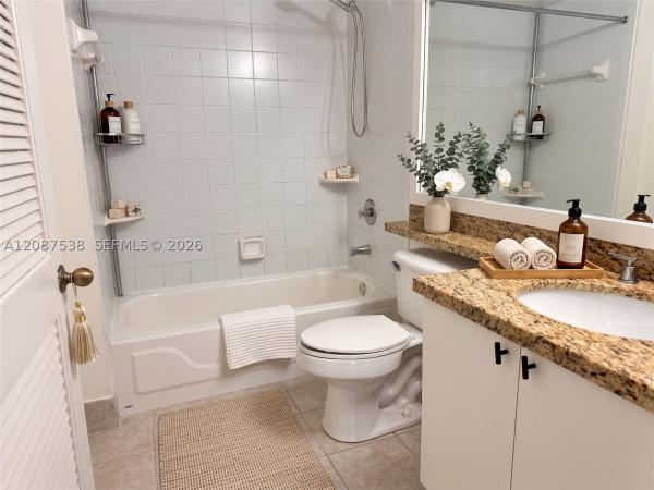 Village East, 2009 SE 10th Ave #320, Fort Lauderdale, Florida 33316, image 1