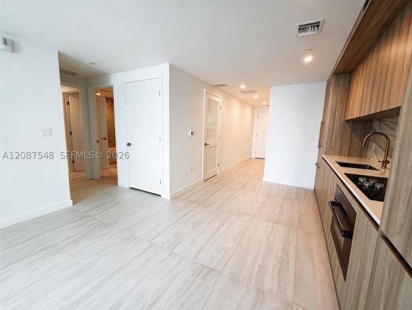 77 SE 5th St #4003, Miami, Florida 33131, image 1