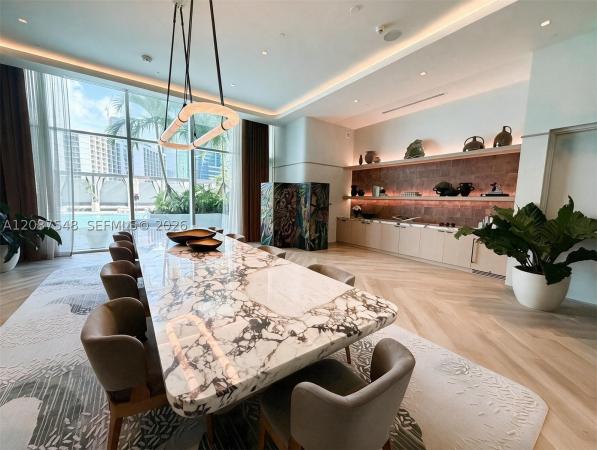 77 SE 5th St #4003, Miami, Florida 33131, image 2